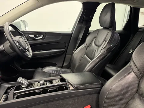 KV70LZE Volvo XC60 2.0 B5D Inscription Pro 5dr AWD Geartronic Thumbnail #10