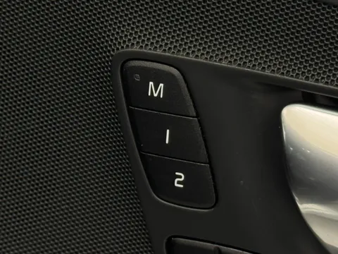 KV70LZE Volvo XC60 2.0 B5D Inscription Pro 5dr AWD Geartronic Thumbnail #28