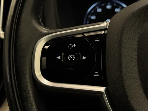 KV70LZE Volvo XC60 2.0 B5D Inscription Pro 5dr AWD Geartronic Thumbnail #29