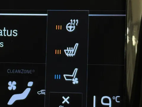 KV70LZE Volvo XC60 2.0 B5D Inscription Pro 5dr AWD Geartronic Thumbnail #32