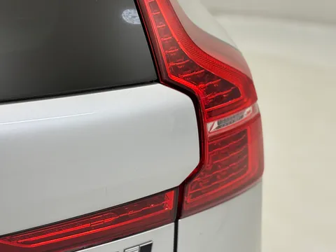 KV70LZE Volvo XC60 2.0 B5D Inscription Pro 5dr AWD Geartronic Thumbnail #38