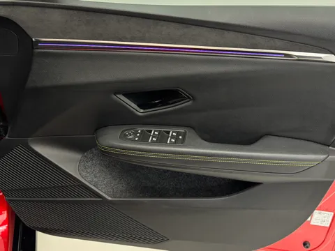 DL73WXU Renault Megane E-Tech EV60 160kW Techno 60kWh Optimum Charge 5dr Auto Thumbnail #16