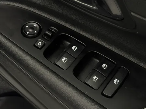 EA25YXK Hyundai i20 1.0T GDi Premium 5dr DCT Thumbnail #18