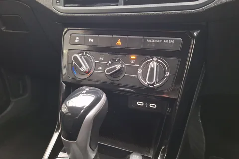 DE23LFU Volkswagen T-Cross 1.0 TSI 110 Black Edition 5dr DSG Thumbnail #41