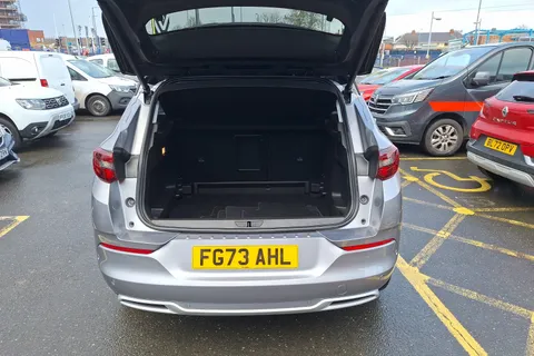 FG73AHL Vauxhall Grandland 1.2 Turbo Ultimate 5dr Auto Thumbnail #20