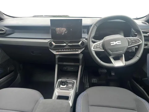 DL75UMS Dacia Duster 1.6 Hybrid 140 Journey 5dr Auto Thumbnail #11