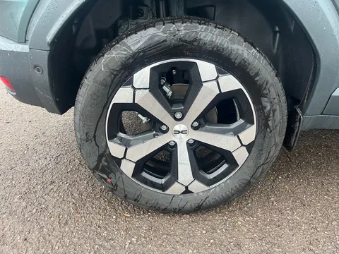 DL75UMS Dacia Duster 1.6 Hybrid 140 Journey 5dr Auto Thumbnail #14