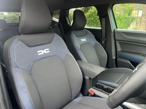 DL75UMS Dacia Duster 1.6 Hybrid 140 Journey 5dr Auto Thumbnail #22