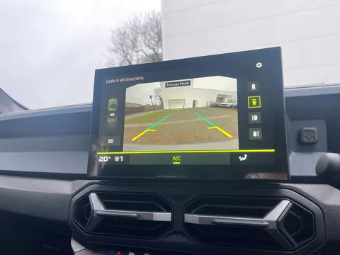 DL75UMS Dacia Duster 1.6 Hybrid 140 Journey 5dr Auto Thumbnail #29