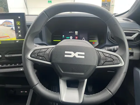 DL75UMS Dacia Duster 1.6 Hybrid 140 Journey 5dr Auto Thumbnail #32