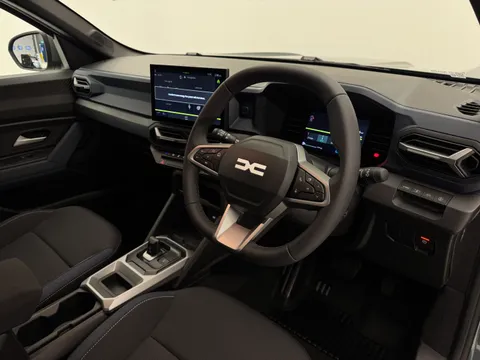 DL75UOU Dacia Duster 1.6 Hybrid 140 Journey 5dr Auto Thumbnail #11