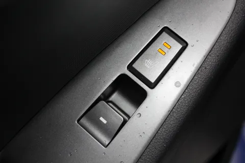 DE69CVT Hyundai Ioniq 1.6 GDi Hybrid Premium SE 5dr DCT Thumbnail #10