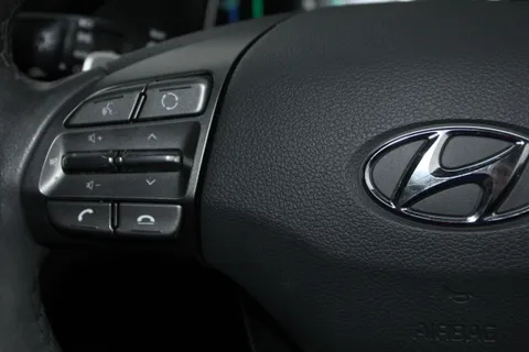 DE69CVT Hyundai Ioniq 1.6 GDi Hybrid Premium SE 5dr DCT Thumbnail #18