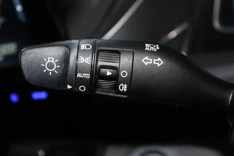 DE69CVT Hyundai Ioniq 1.6 GDi Hybrid Premium SE 5dr DCT Thumbnail #20