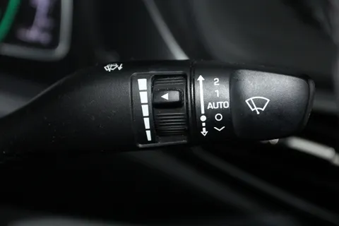 DE69CVT Hyundai Ioniq 1.6 GDi Hybrid Premium SE 5dr DCT Thumbnail #21