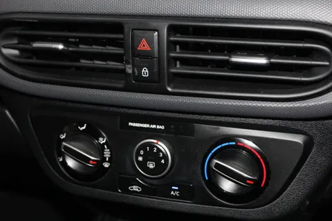 DG22LVV Hyundai i10 1.0 MPi SE Connect 5dr Thumbnail #28