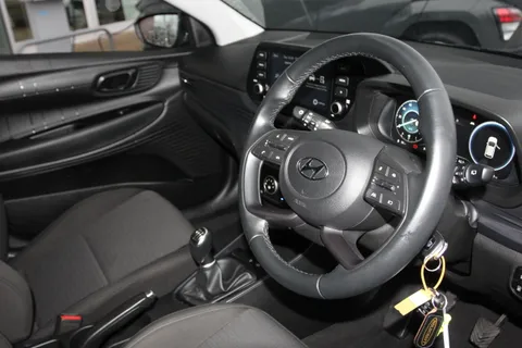 DY72EWC Hyundai i20 1.0T GDi 48V MHD SE Connect 5dr Thumbnail #18