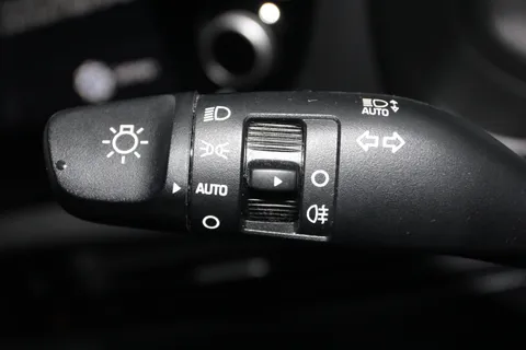 DY72EWC Hyundai i20 1.0T GDi 48V MHD SE Connect 5dr Thumbnail #23