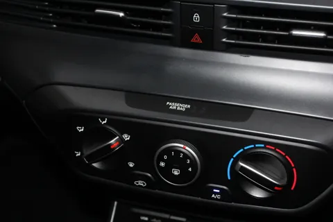 DY72EWC Hyundai i20 1.0T GDi 48V MHD SE Connect 5dr Thumbnail #27