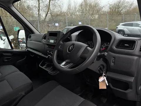 HN23GRU Renault Master LM35dCi 135 Business+ Medium Roof Van Thumbnail #15