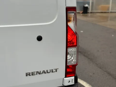 HN23GRU Renault Master LM35dCi 135 Business+ Medium Roof Van Thumbnail #22
