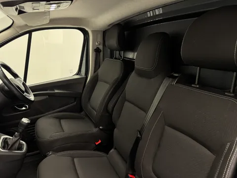 DL73UPA Renault Trafic LL30 Blue dCi 150 Extra Van Thumbnail #12