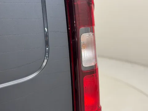 DL73UPA Renault Trafic LL30 Blue dCi 150 Extra Van Thumbnail #27