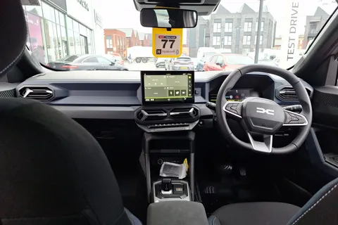 DL75UNX Dacia Duster 1.6 Hybrid 140 Journey 5dr Auto Thumbnail #4