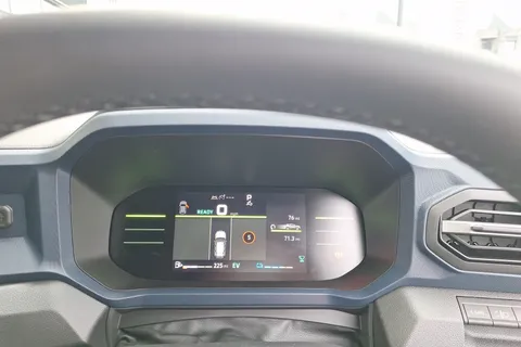 DL75UNX Dacia Duster 1.6 Hybrid 140 Journey 5dr Auto Thumbnail #12