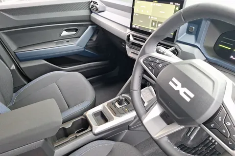 DL75UNX Dacia Duster 1.6 Hybrid 140 Journey 5dr Auto Thumbnail #13