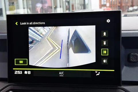 DL75UNX Dacia Duster 1.6 Hybrid 140 Journey 5dr Auto Thumbnail #36