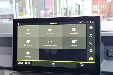 DL75UNX Dacia Duster 1.6 Hybrid 140 Journey 5dr Auto Thumbnail #40