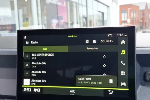 DL75UNX Dacia Duster 1.6 Hybrid 140 Journey 5dr Auto Thumbnail #41