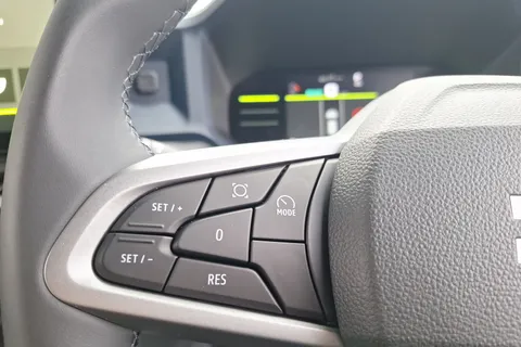 DL75UNX Dacia Duster 1.6 Hybrid 140 Journey 5dr Auto Thumbnail #33