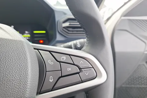DL75UNX Dacia Duster 1.6 Hybrid 140 Journey 5dr Auto Thumbnail #34