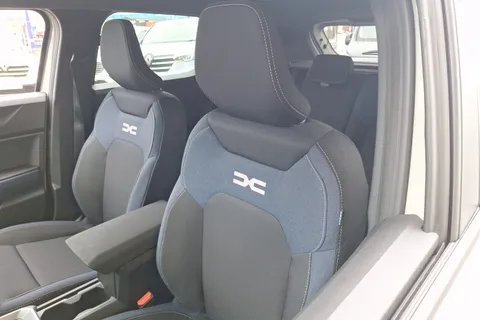 DL75UNX Dacia Duster 1.6 Hybrid 140 Journey 5dr Auto Thumbnail #29