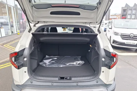 DL75UNX Dacia Duster 1.6 Hybrid 140 Journey 5dr Auto Thumbnail #20