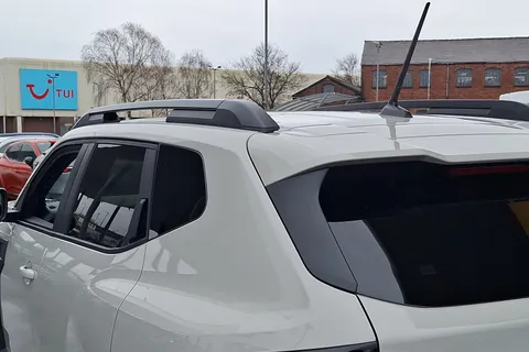 DL75UNX Dacia Duster 1.6 Hybrid 140 Journey 5dr Auto Thumbnail #25