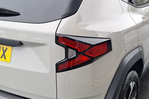 DL75UNX Dacia Duster 1.6 Hybrid 140 Journey 5dr Auto Thumbnail #18