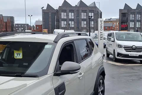 DL75UNX Dacia Duster 1.6 Hybrid 140 Journey 5dr Auto Thumbnail #28