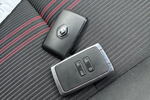 BN22YLR Renault Captur 1.3 Mild hybrid 140 R.S. Line 5dr Thumbnail #41