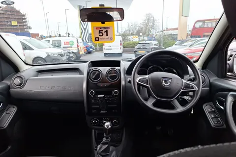 MD17PGV Dacia Duster 1.5 dCi 110 Laureate 5dr Thumbnail #4