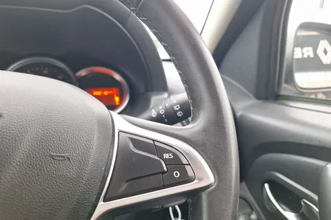 MD17PGV Dacia Duster 1.5 dCi 110 Laureate 5dr Thumbnail #36