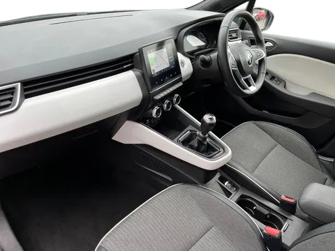 HY72FVG Renault Clio 1.0 TCe 90 SE Edition 5dr Thumbnail #3