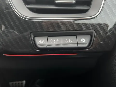 BG22KWT Renault ARKANA 1.6 E-TECH Hybrid 145 R.S. Line 5dr Auto Thumbnail #24