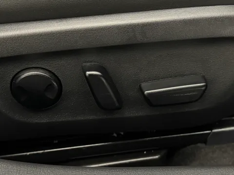 BJ74NRF Mazda Mazda3 2.0 e-Skyactiv X MHEV [186] Takumi 5dr Auto Thumbnail #20