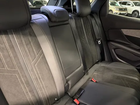 GM70ZDS Peugeot 3008 1.2 PureTech GT Premium 5dr EAT8 Thumbnail #10