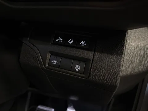 GM70ZDS Peugeot 3008 1.2 PureTech GT Premium 5dr EAT8 Thumbnail #17