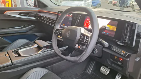 BW25RGU Renault Rafale E-Tech PHEV Atelier Alpine AWD 5dr Auto Thumbnail #25