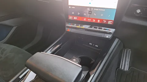 BW25RGU Renault Rafale E-Tech PHEV Atelier Alpine AWD 5dr Auto Thumbnail #27